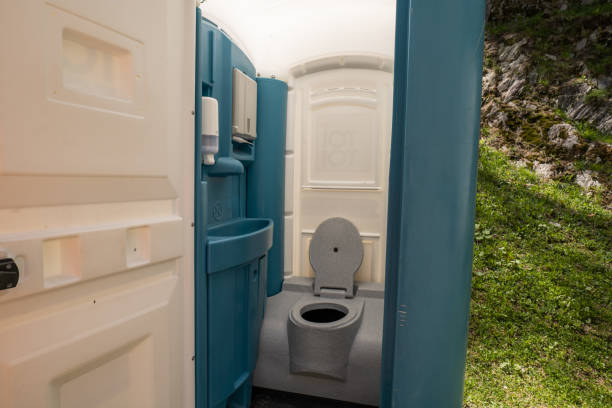 Best Portable bathroom rental  in Poplar Plains, CT